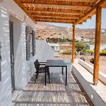 Living Blue Tinos * Kardhianí