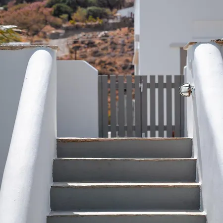 Living Blue Tinos *