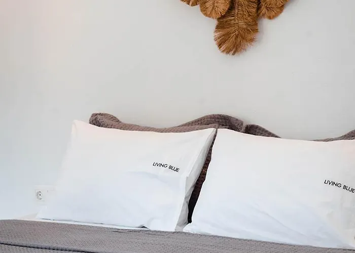 Living Blue Tinos Kardhiani